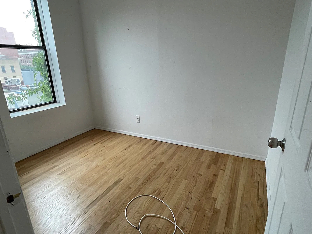 262 West 24th Street - Photo 3