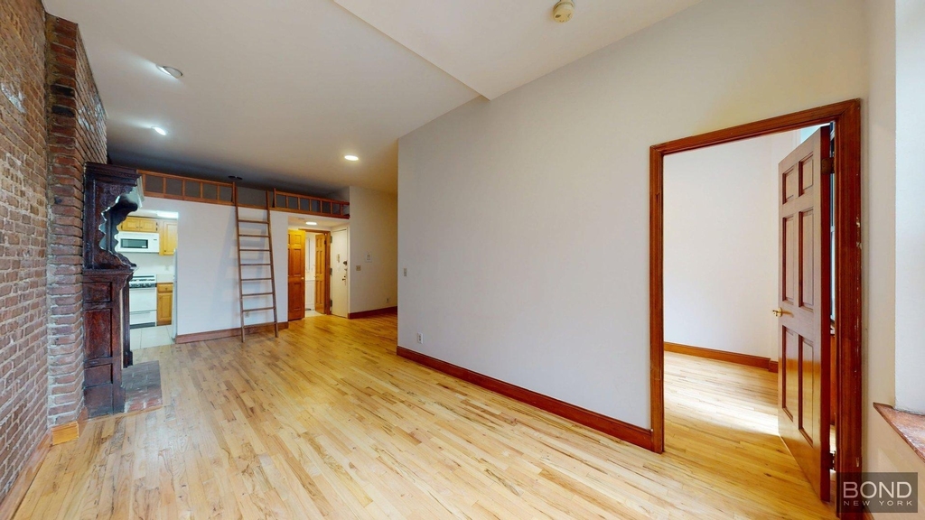 West 87th Street - Photo 0