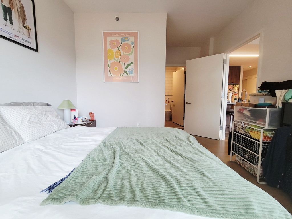44-28 Purves Street - Photo 4