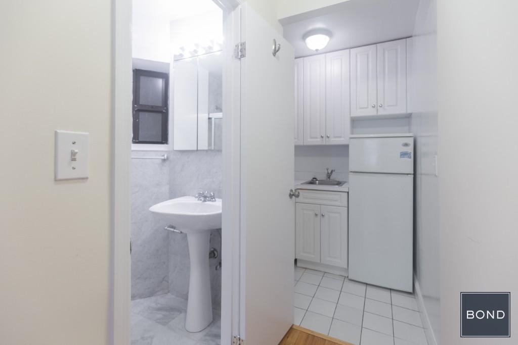 523 East 85th Street - Photo 4
