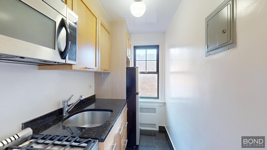 Christopher Street - Photo 1