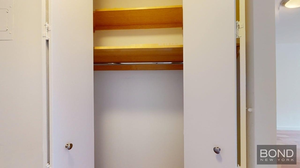 West 87th Street - Photo 4