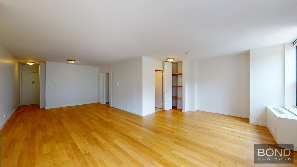 West 87th Street - Photo 0