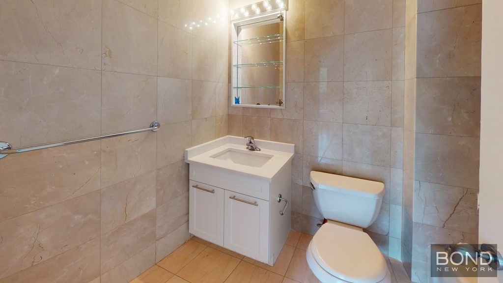 West 87th Street - Photo 8