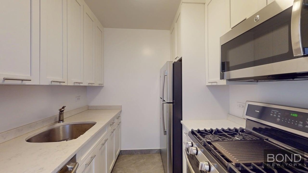 West 87th Street - Photo 1