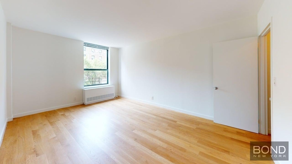 West 87th Street - Photo 9