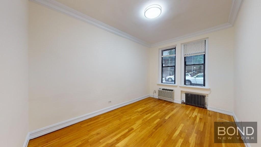 East 46th Street - Photo 0
