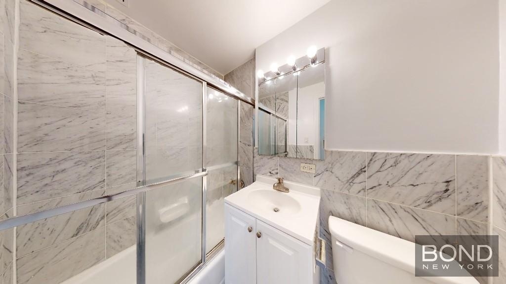 East 46th Street - Photo 2