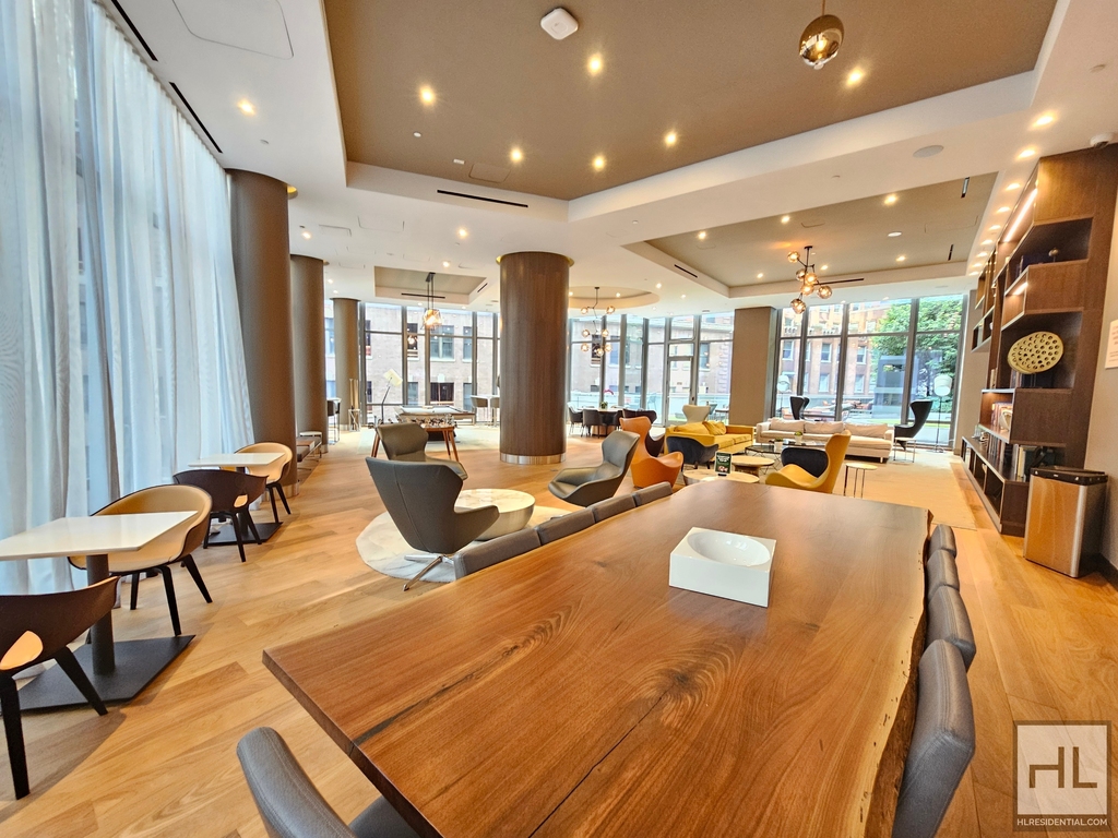 East 44th Street - Photo 11