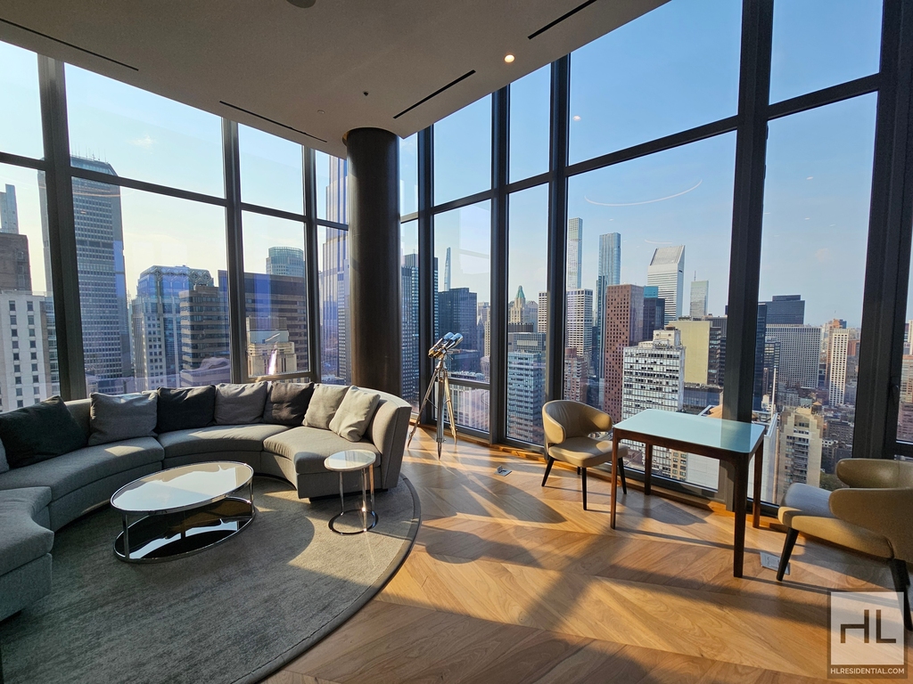 East 44th Street - Photo 14
