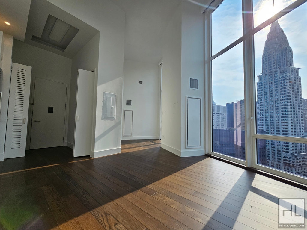 East 44th Street - Photo 1