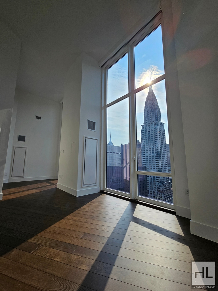 East 44th Street - Photo 0