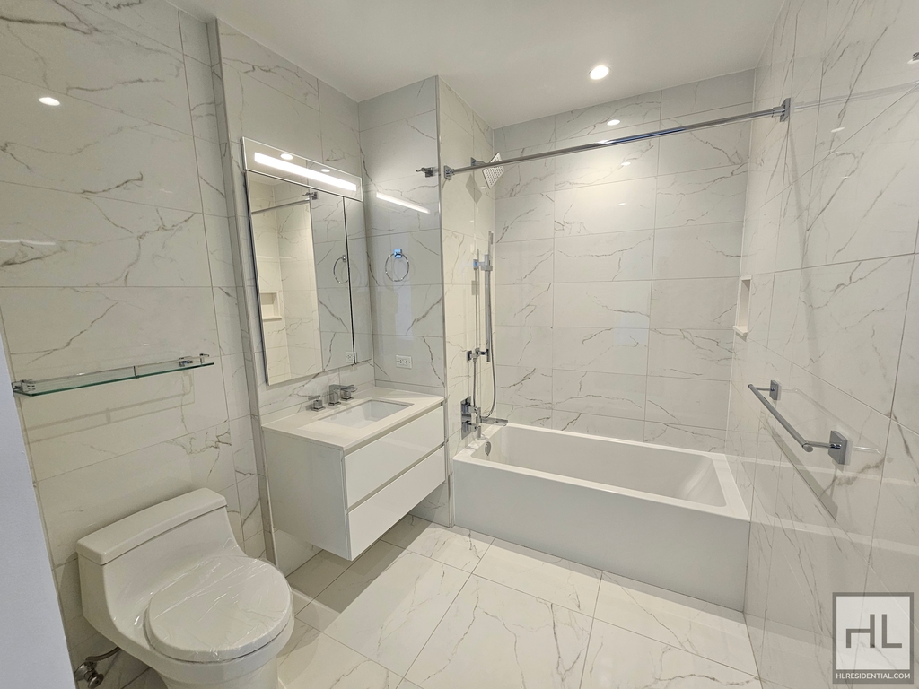 East 44th Street - Photo 2
