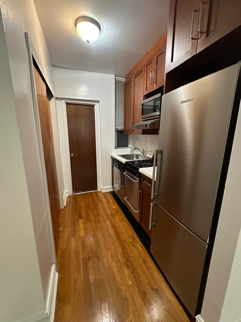 428 East 81st Street - Photo 3