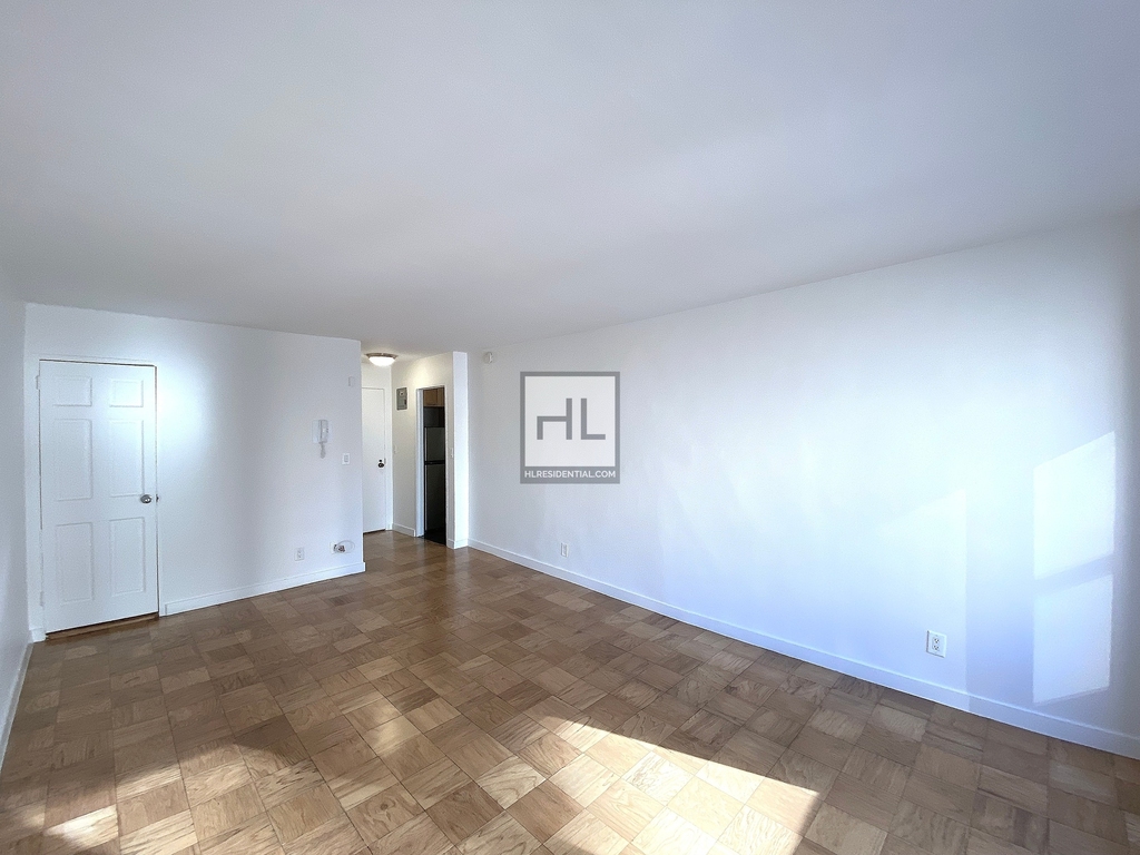 East 36th Street - Photo 0