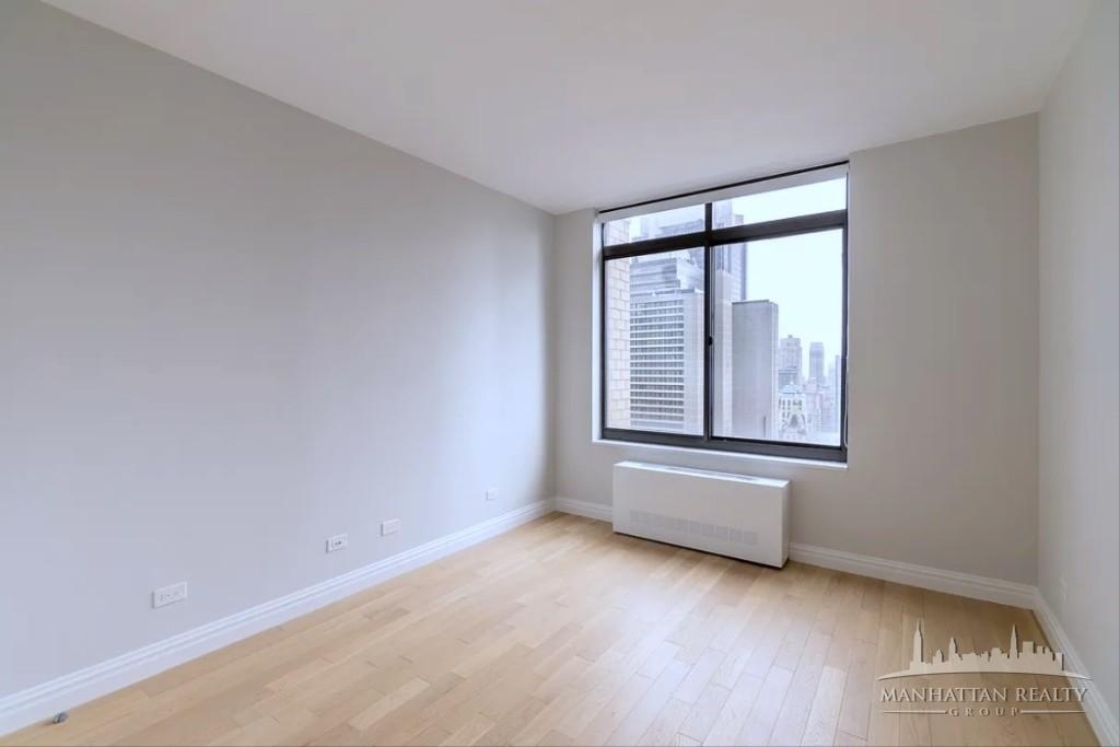 W 48th St - Photo 3