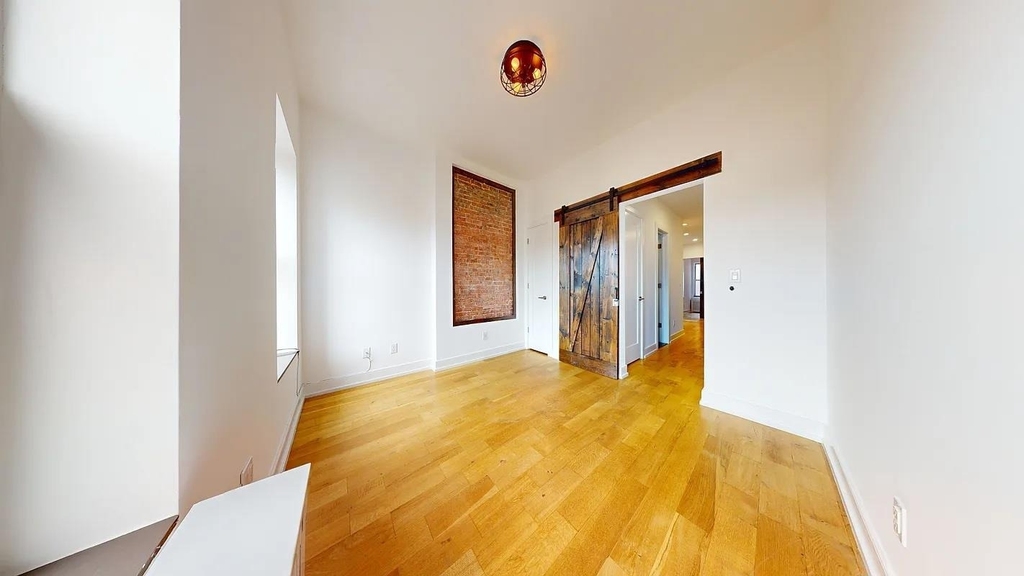 510 E 12th Street - Photo 0