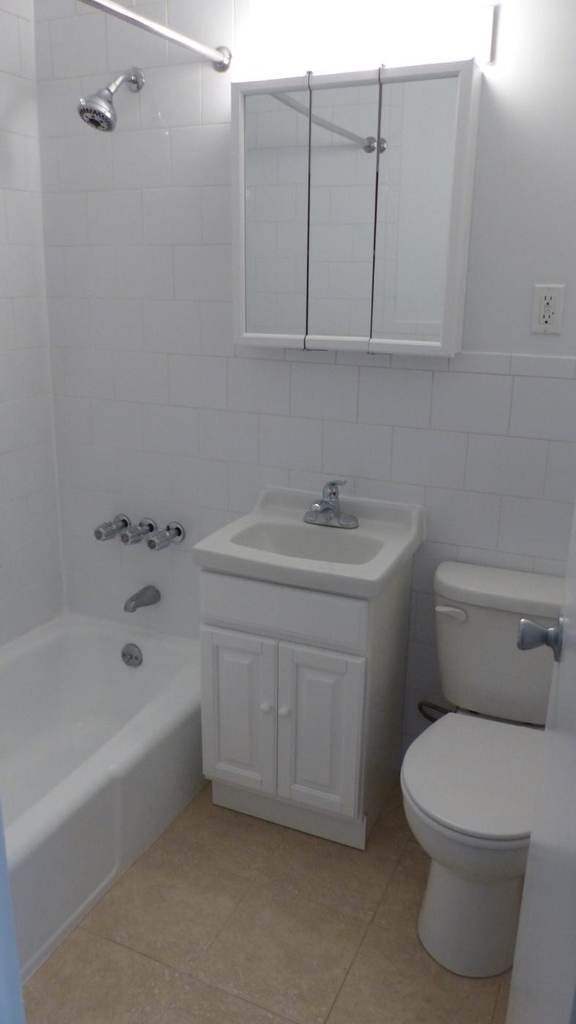 2020 Broadway - Photo 7