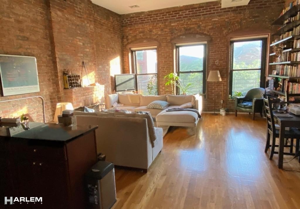 246 W 132nd Street - Photo 2