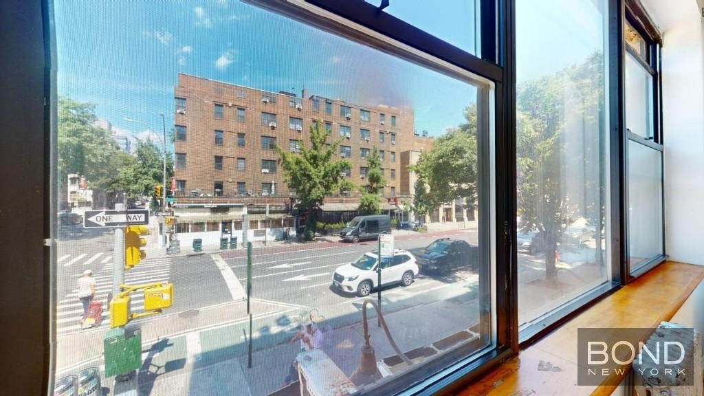 East 11th Street - Photo 7
