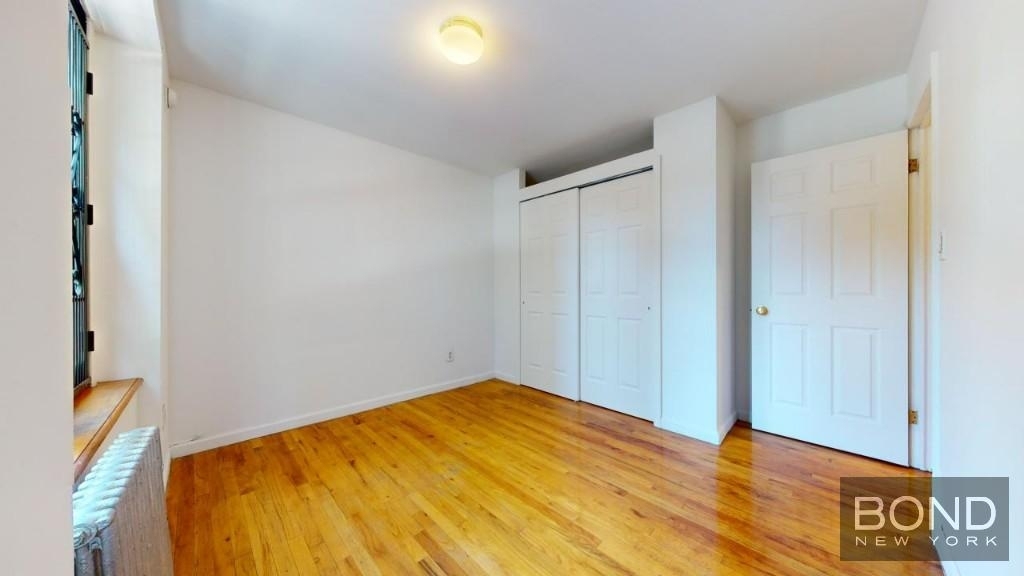 East 11th Street - Photo 5