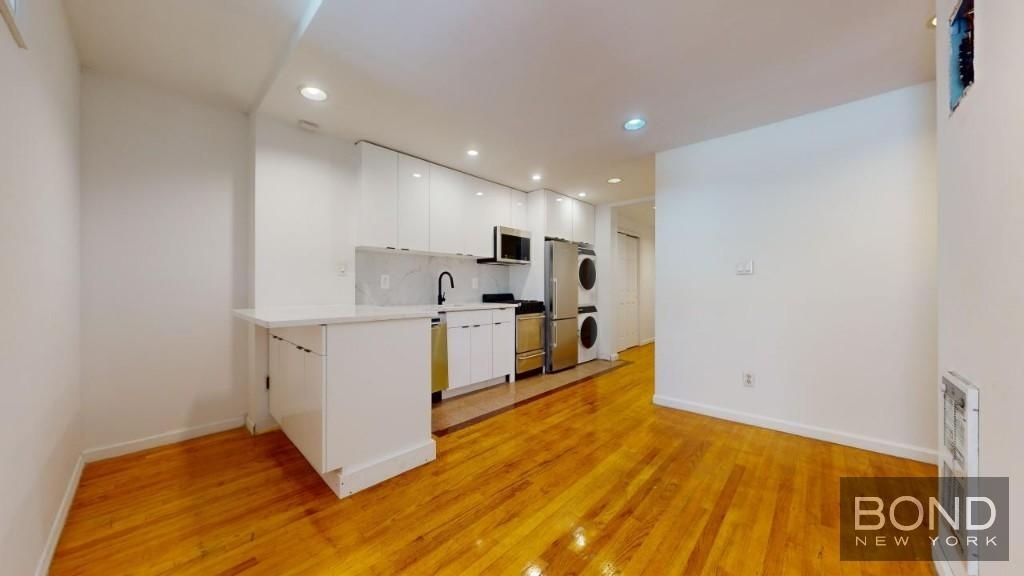 East 11th Street - Photo 2