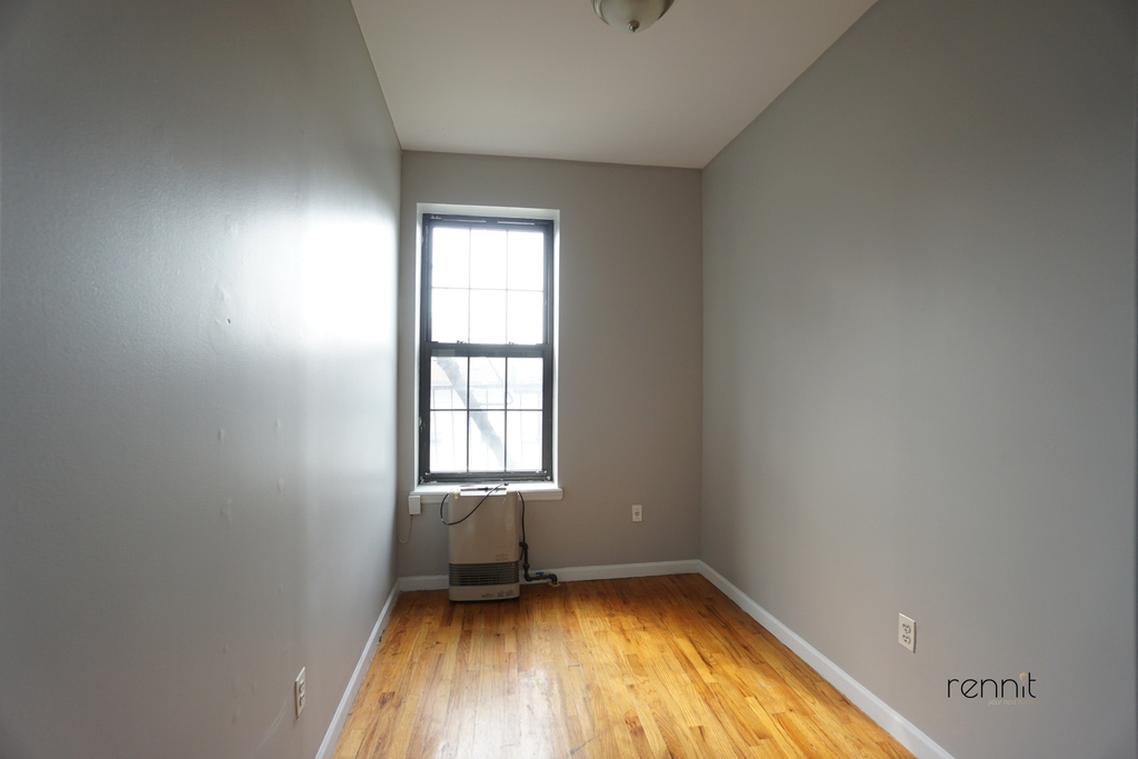 20 Covert Street - Photo 4