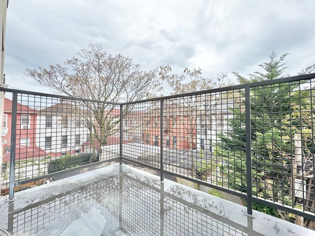 126 East 54th Street - Photo 3