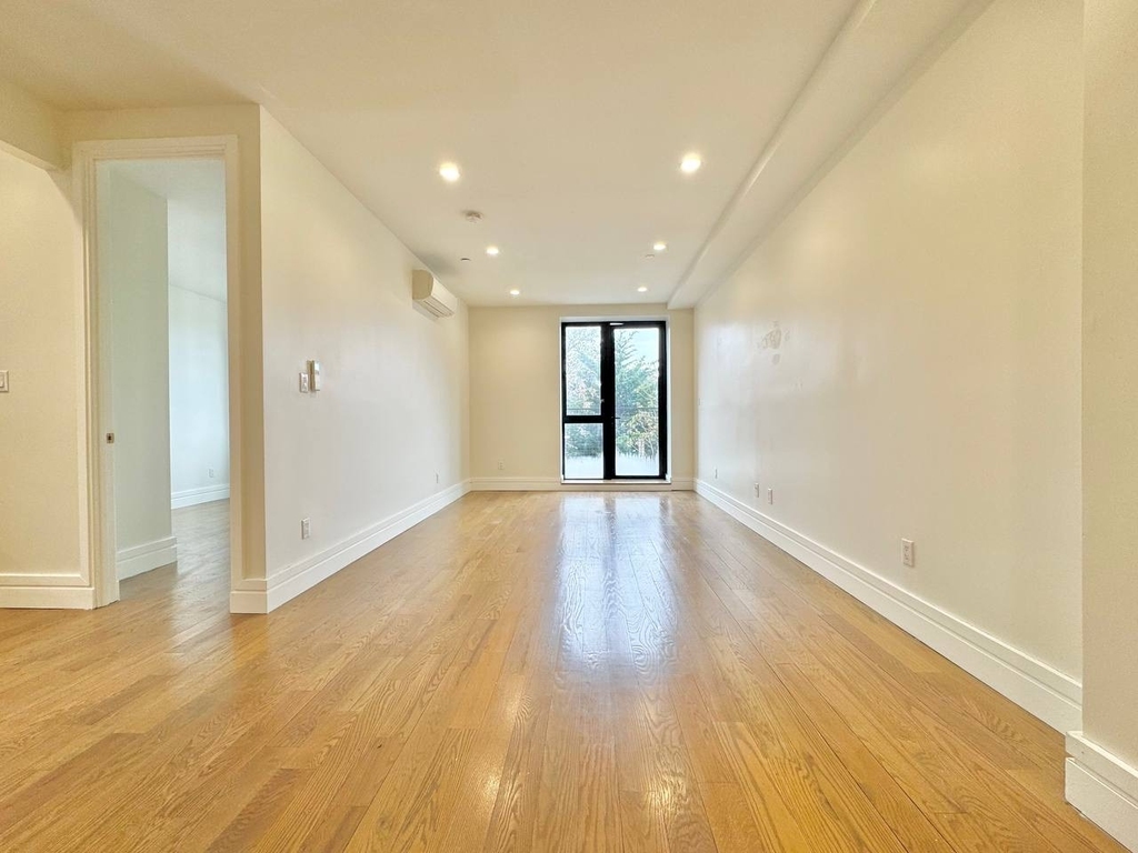 126 East 54th Street - Photo 1