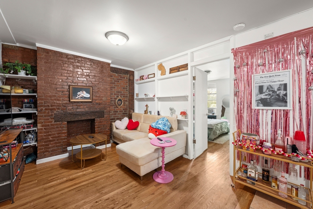 237 E 2nd Street - Photo 3