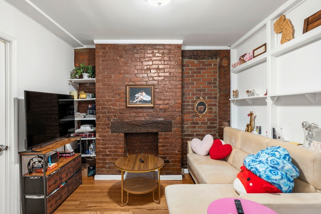 237 E 2nd Street - Photo 2