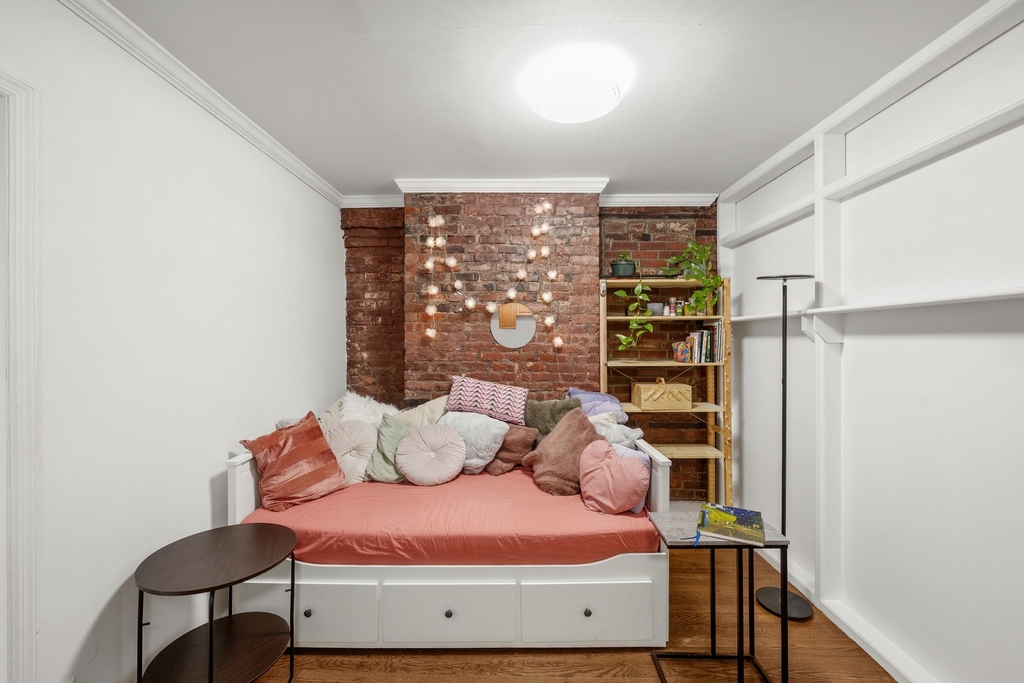 237 E 2nd Street - Photo 2