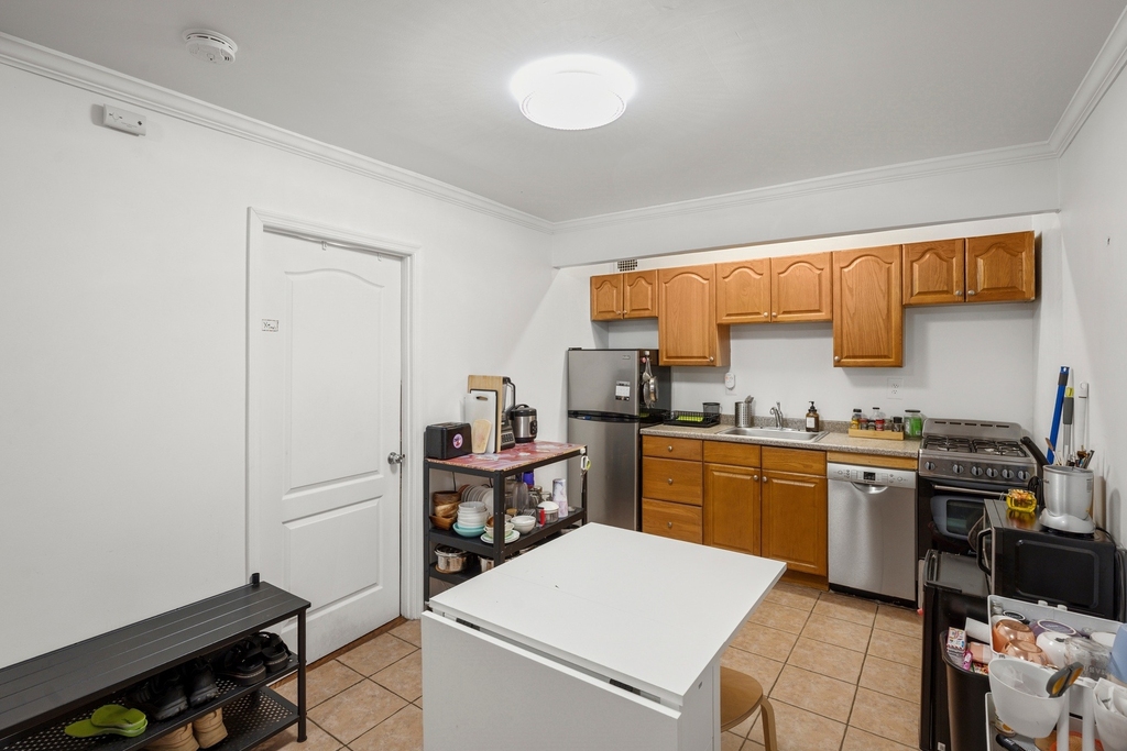237 E 2nd Street - Photo 6