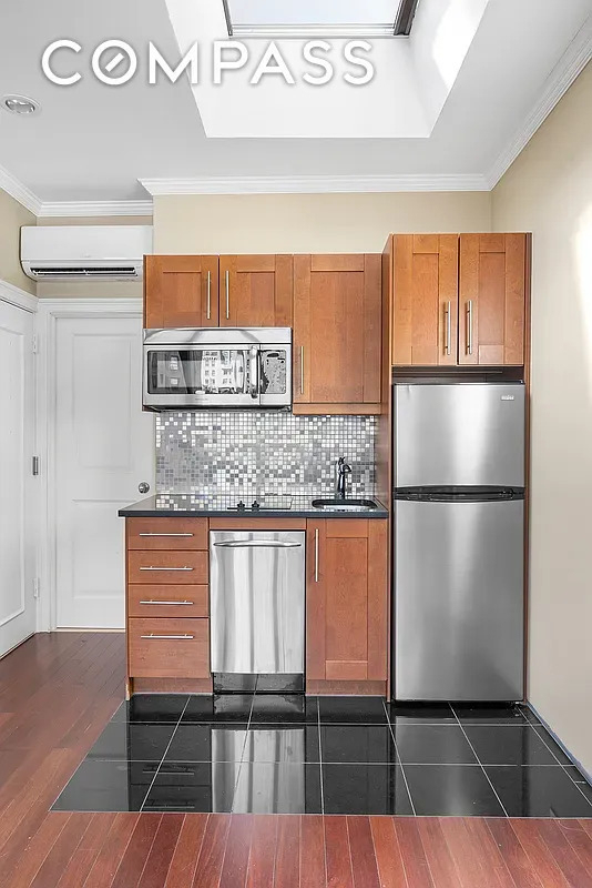 258 W 71st Street - Photo 2