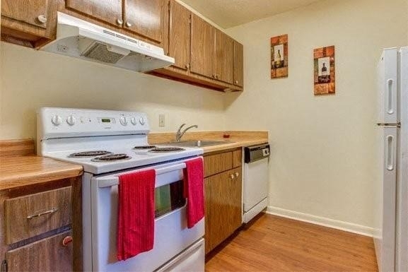 1809 Debarry Ave - Photo 5
