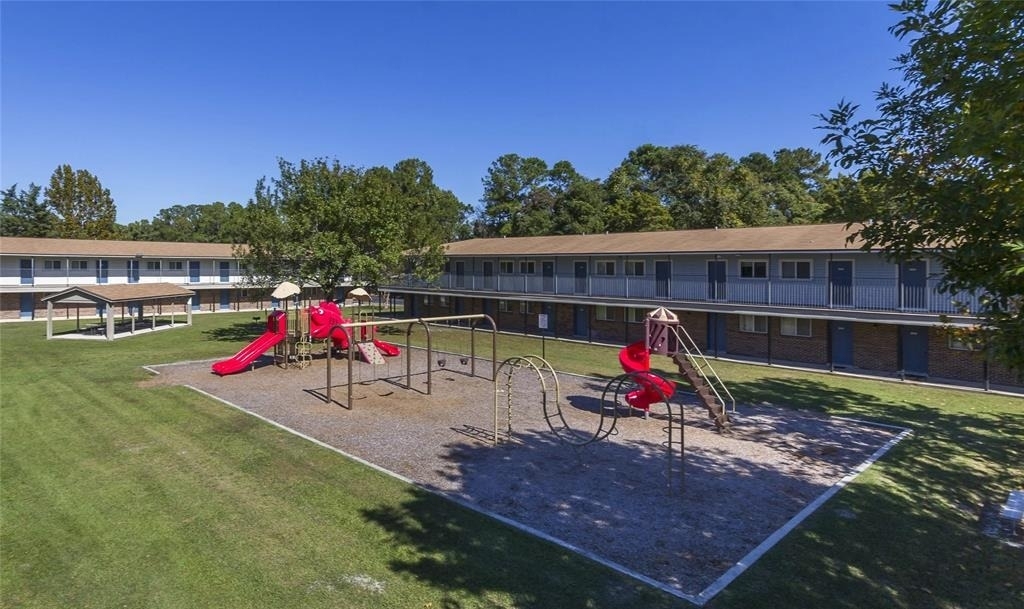 1809 Debarry Ave - Photo 2