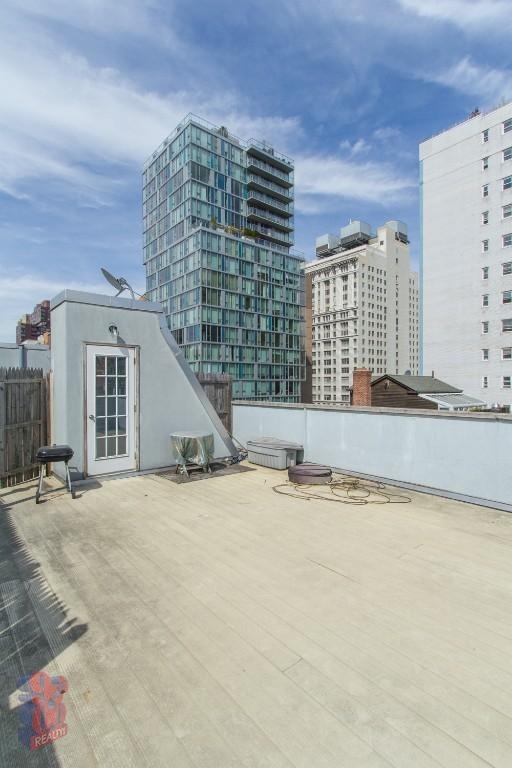202 East 13th Street - Photo 6