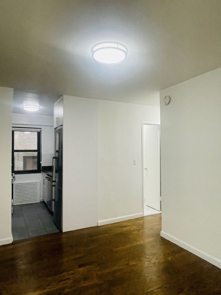 405 East 56th Street - Photo 3