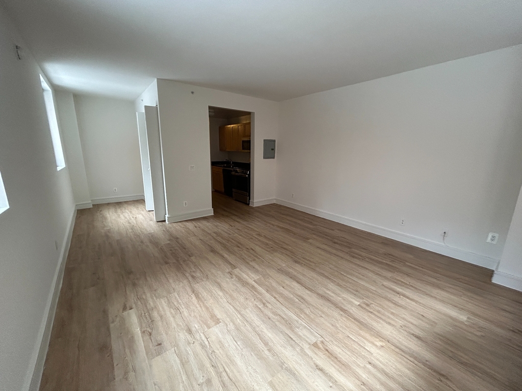 West 96th Street - Photo 7