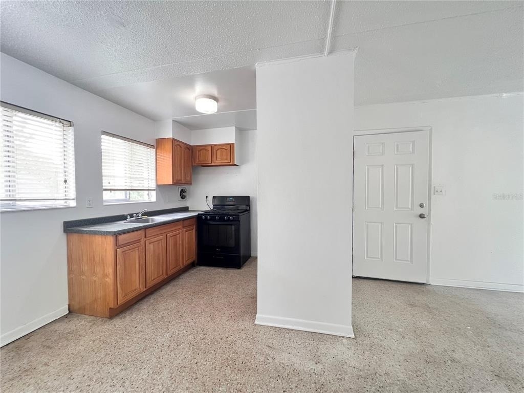 1303 Nw 6th Street - Photo 3