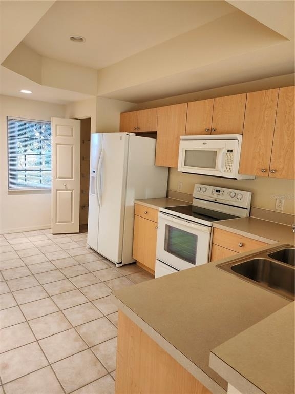 1216 Rio De Janeiro Avenue - Photo 3