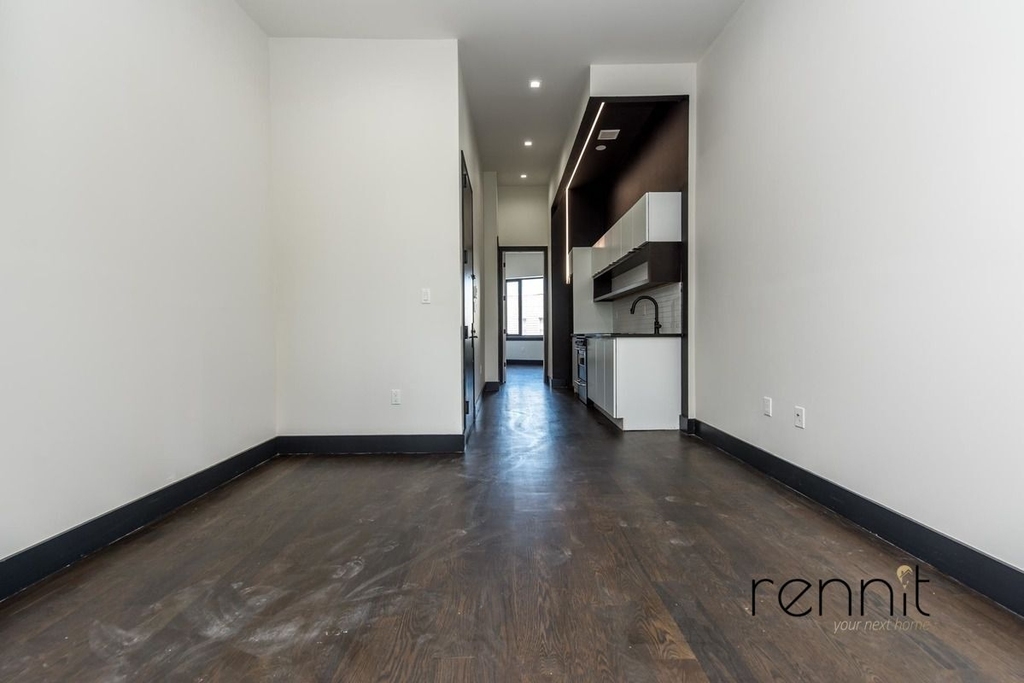 Flushing Avenue - Photo 1