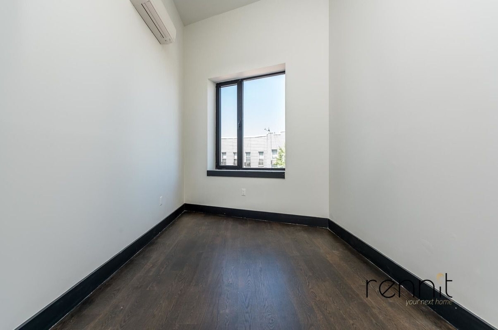 Flushing Avenue - Photo 9