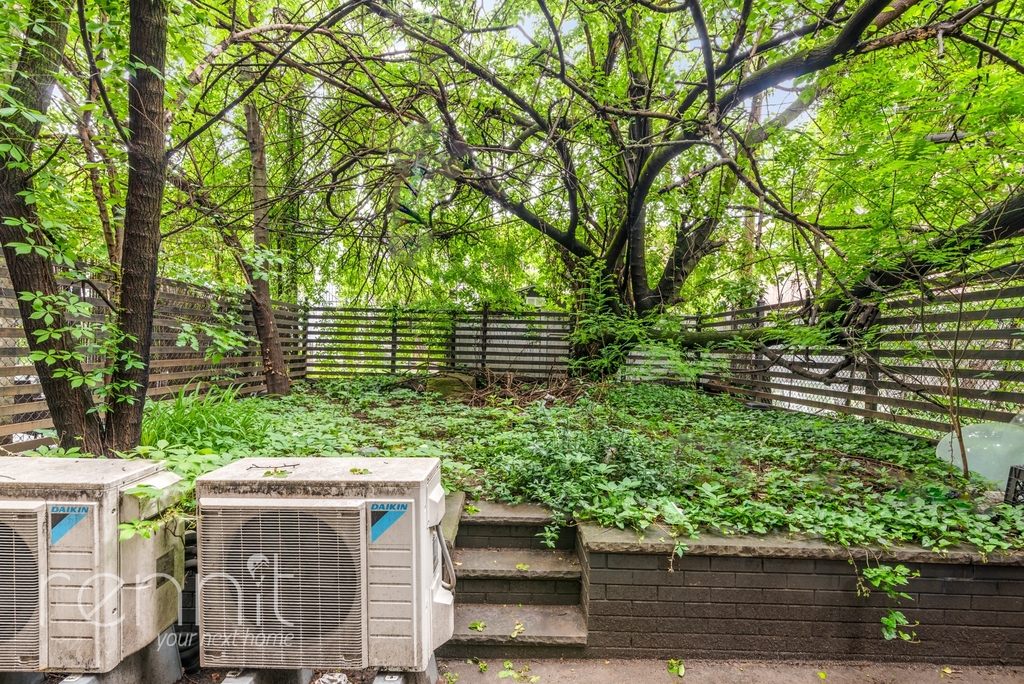 Flushing Avenue - Photo 0