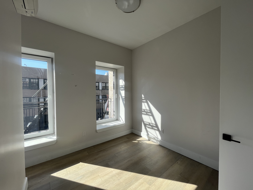 81 West 118th Street - Photo 4