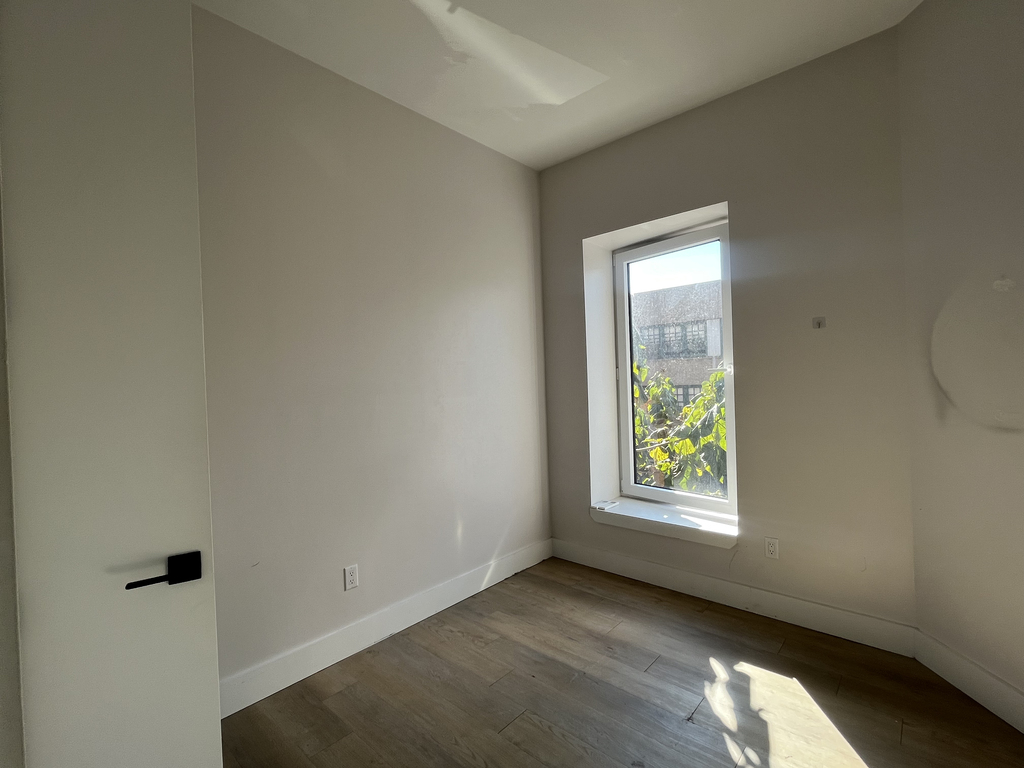81 West 118th Street - Photo 2
