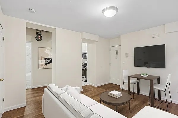 207 West 11th Street - Photo 0
