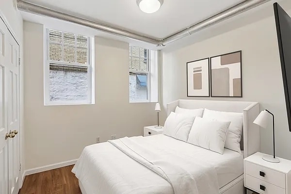 207 West 11th Street - Photo 2