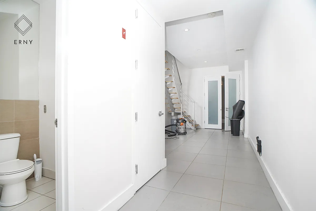 630 Wilson Avenue - Photo 11
