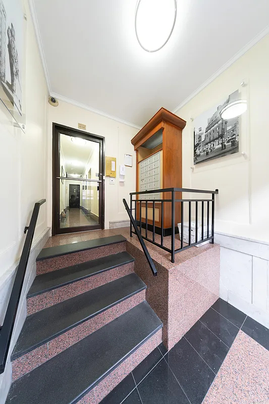 West 11th Street - Photo 8